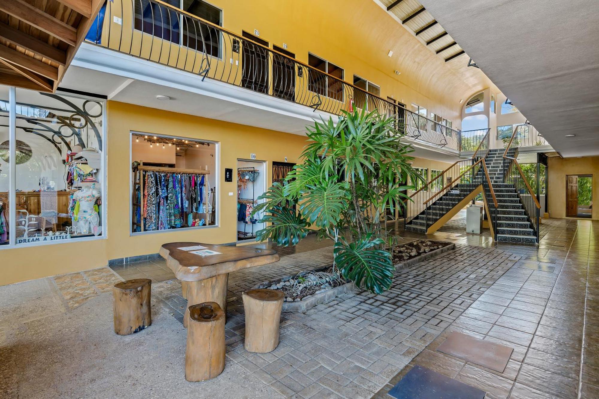 Hotel Tamarindo Inn - 1 Mi To Tamarindo Beach Exteriör bild